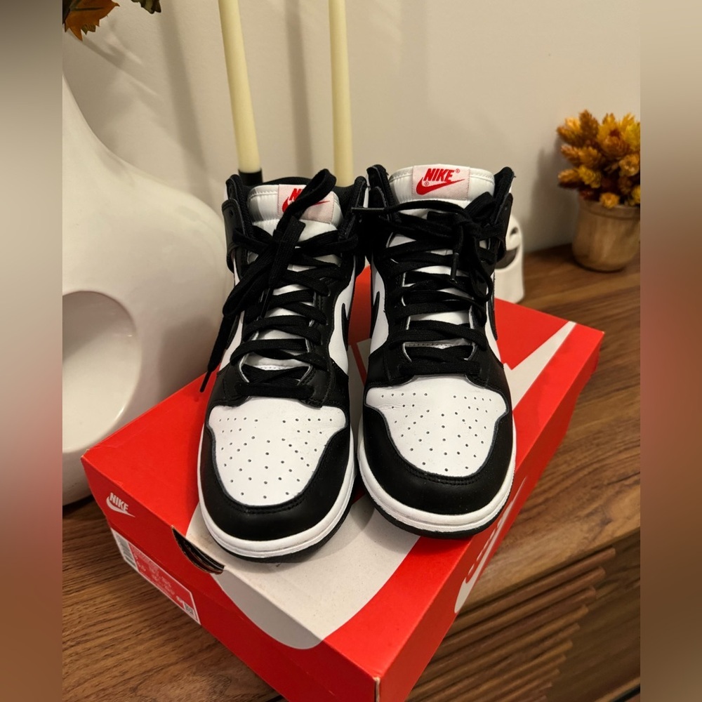 Worn Once! Nike Dunk - Mid - Black & White Pandas Women’s size 8 - Picture 6 of 6